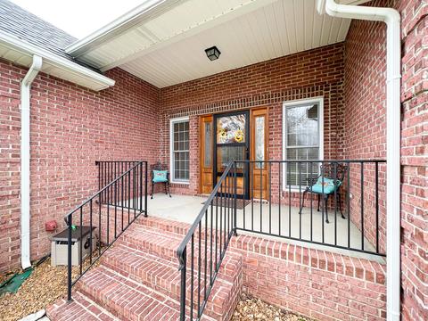 124 Mason Pl, Decherd, TN 37324 photo 2