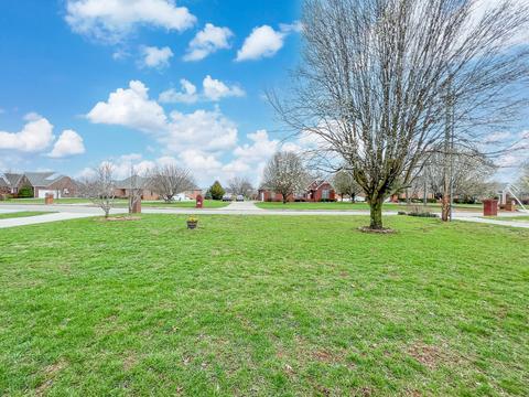 124 Mason Pl, Decherd, TN 37324 photo 3
