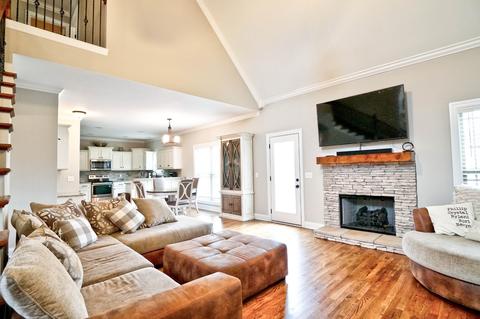 4300 Singleton Dr, Murfreesboro, TN 37127 photo 3