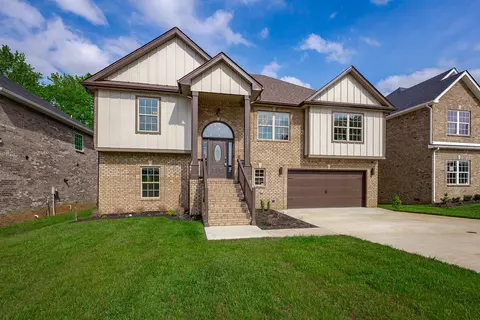 83 The Oaks, Clarksville, TN 37043