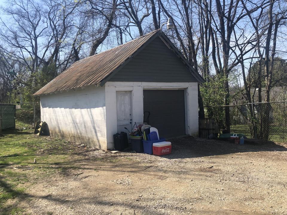  302 E 17th St, Columbia, TN 38401 photo 4