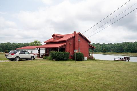 74 N 10 Ave, Coalmont, TN 37313