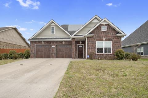 717 Valencia Dr, Clarksville, TN 37043