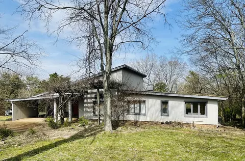141 Country Club Dr, Hendersonville, TN 37075