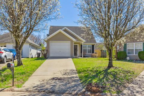 1536 Rochester Dr, Murfreesboro, TN 37130