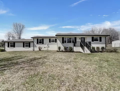 2750 Heights Circle Dr, Greenbrier, TN 37073