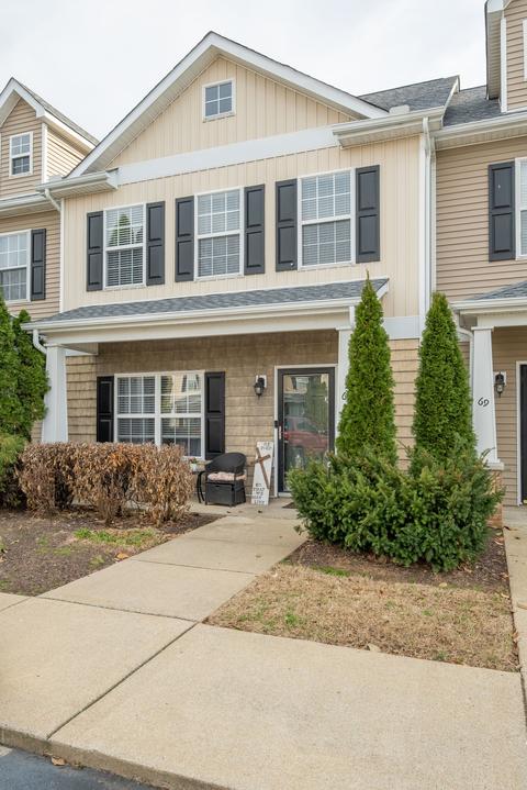 284 Meigs Dr #J68, Murfreesboro, TN 37128