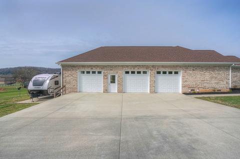 253 Barton Dr, Normandy, TN 37360 photo 4