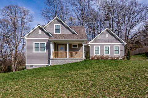 1003 Stonebrook Dr, Dickson, TN 37055 photo 1