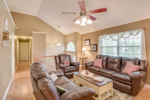 8224 Fallen Maple Dr, Chattanooga, TN 37421 photo 5