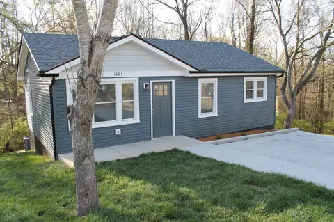 1004 Edgewood Dr, Clarksville, TN 37040