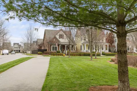 2001 Tabitha Dr, Franklin, TN 37064 photo 2