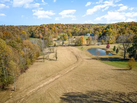 1311 Rogues Fork Rd, Bethpage, TN 37022 photo 2