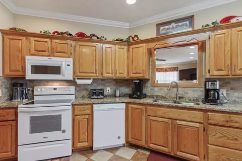 238 Barton Dr, Normandy, TN 37360 photo 11