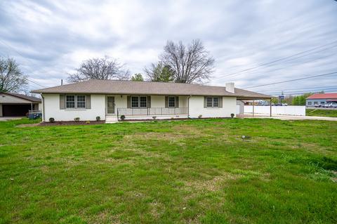1 Hilltop Rd, Fayetteville, TN 37334