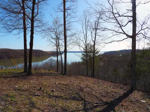 27 River Trace Dr, Dover, TN 37058