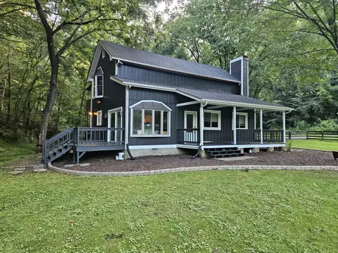1051 Green Valley Dr, Ashland City, TN 37015