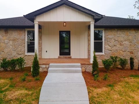 1315 Old Hunters Point Pike, Lebanon, TN 37087