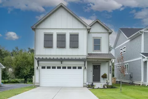 2660 Barclay Dr #B, Nashville, TN 37206
