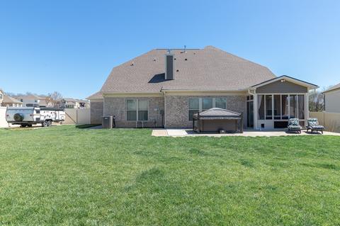 4045 Danes Dr, Spring Hill, TN 37174 photo 9