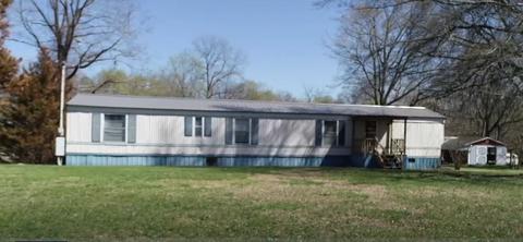 207 Cobb Ave, Leoma, TN 38468