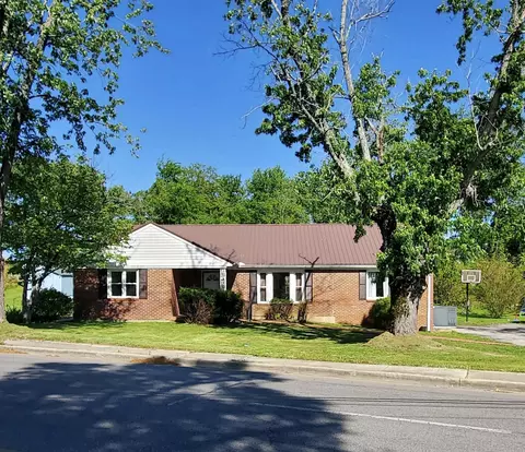 506 S Mountain St, Smithville, TN 37166
