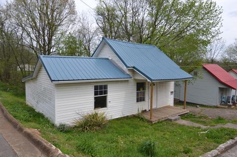 332 W Woodring St, Pulaski, TN 38478