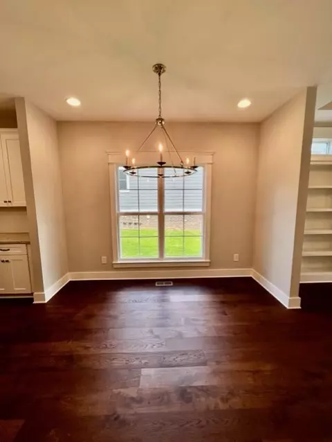 808 W 4th St, Dickson, TN 37055 photo 8