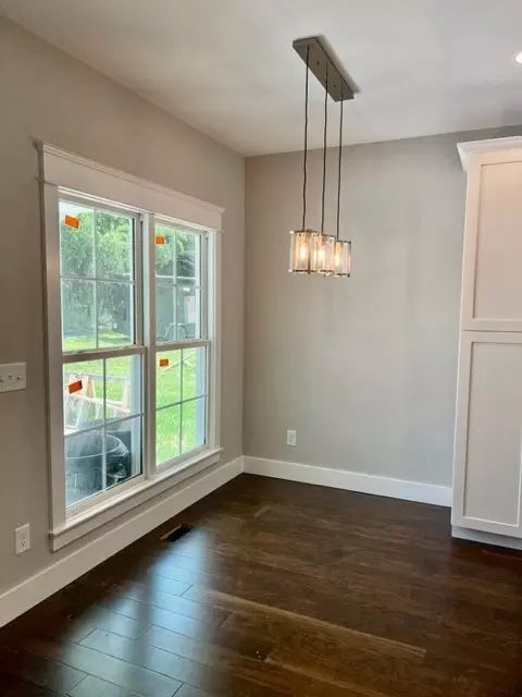 804 W 4th St, Dickson, TN 37055 photo 5