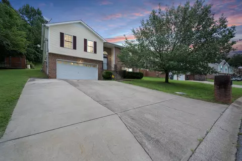 1019 Hedge Apple Dr, Clarksville, TN 37040