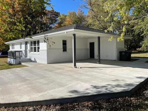500 Center Dr, Lafayette, TN 37083