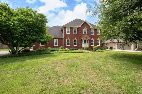 137 Lakepointe Rd, La Vergne, TN 37086