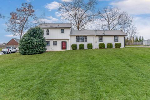 571 Parkway Rd, Tullahoma, TN 37388