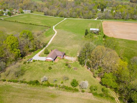 9139 Owens Chapel Rd, Springfield, TN 37172 photo 2
