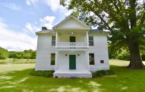 1097 Lower Lick Creek Rd, Linden, TN 37096