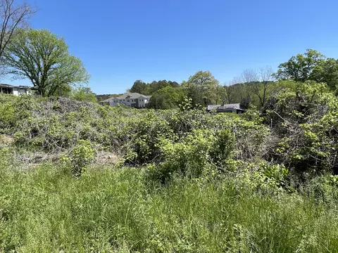 47 Fortune St, La Fayette, GA 30728