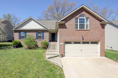 1846 Deerstand Dr, Clarksville, TN 37042