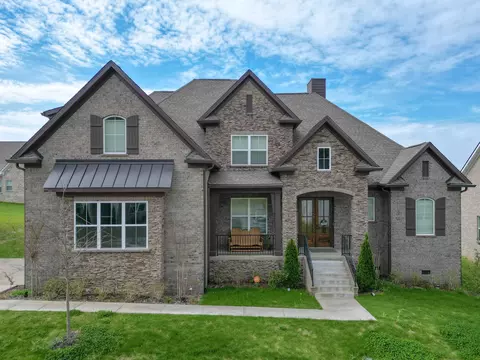 839 Regimental Dr, Hermitage, TN 37076