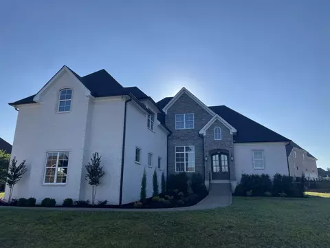 105 Scarsdale Dr S, Hendersonville, TN 37075
