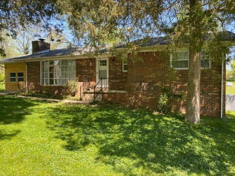 700 E Jefferson St, Pulaski, TN 38478 photo 2