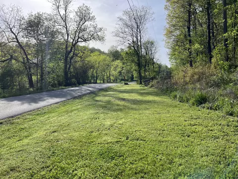 1102 Pee Dee Branch Rd, Cottontown, TN 37048