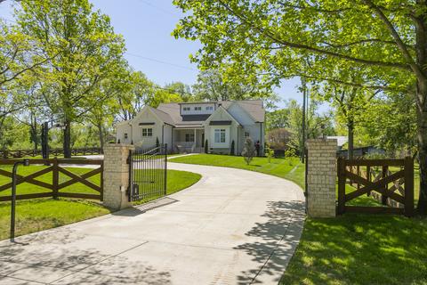 881 Battery Ln, Nashville, TN 37220