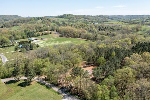 4115 Perry Hill Church Rd, Columbia, TN 38401