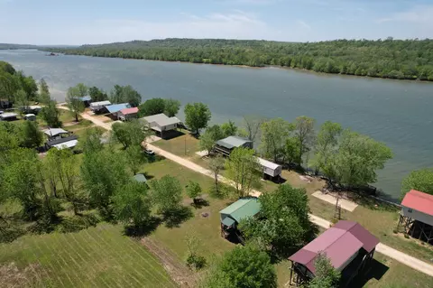 334 Martin Landing Rd, Lobelville, TN 37097