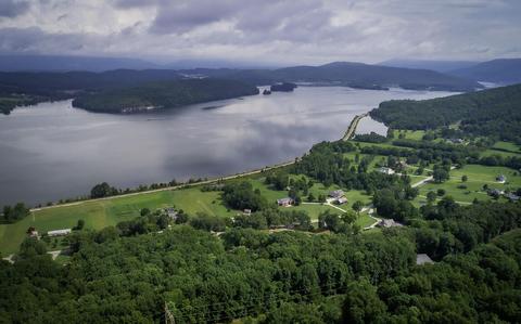 1 Nickajack Tr, South Pittsburg, TN 37380
