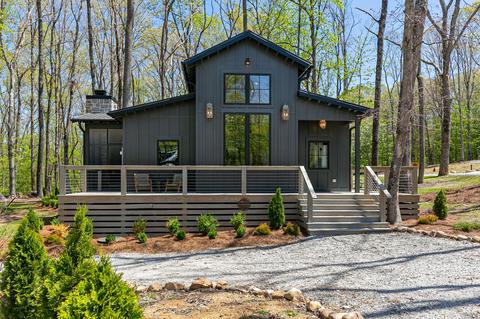 21 Oakleaf Trl, Tracy City, TN 37387