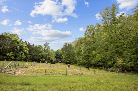 518 Matlock Rd, Charlotte, TN 37036