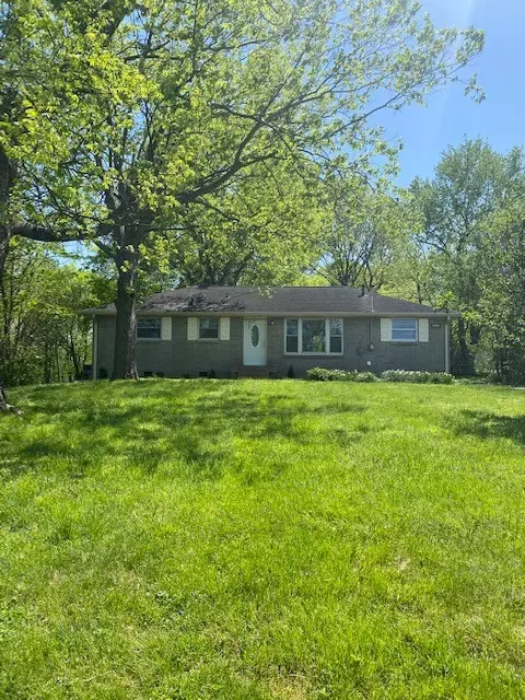 906 Apple Valley Rd, Madison, TN 37115