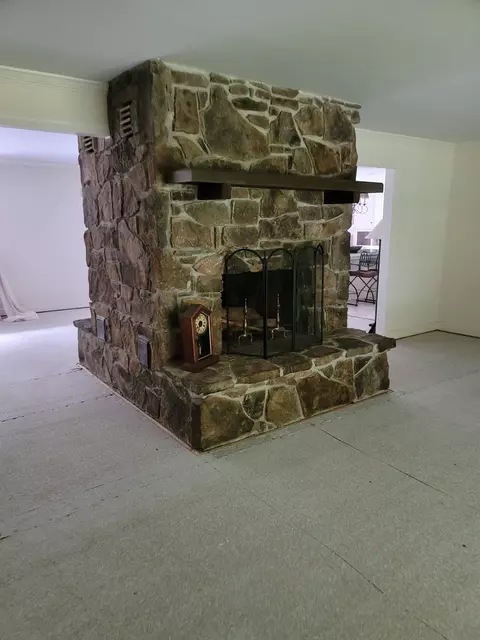 244 Rattlesnake Spring Rd, Sewanee, TN 37375