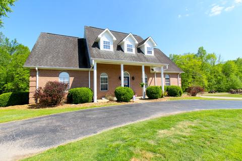 455 Masters Dr, Lexington, TN 38351